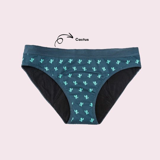 Vue produit à plat de la culotte en coton pour Ados, couleur verte foncée avec des motifs de cactus 