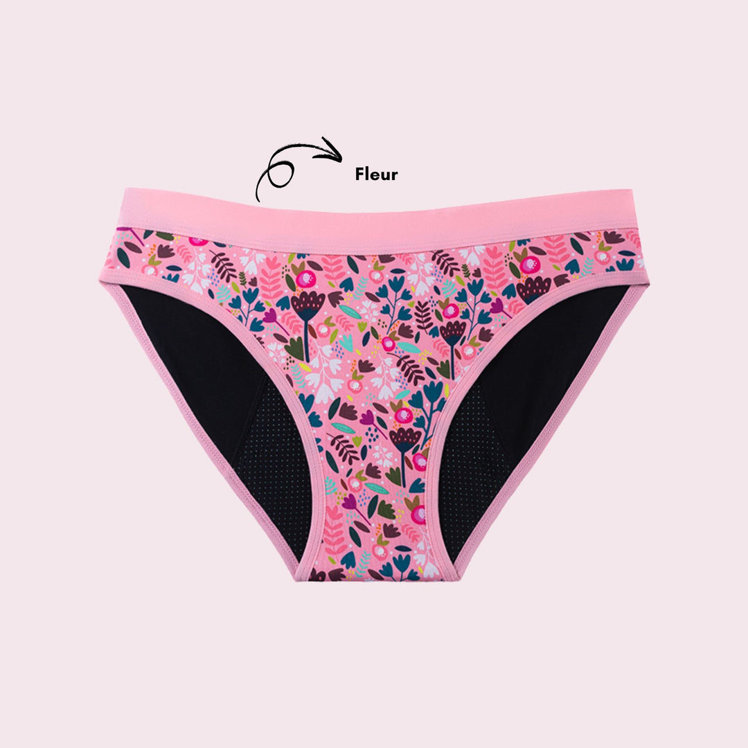 Vue produit à plat de la culotte en coton pour Ados, couleur rose avec des motifs de fleurs 