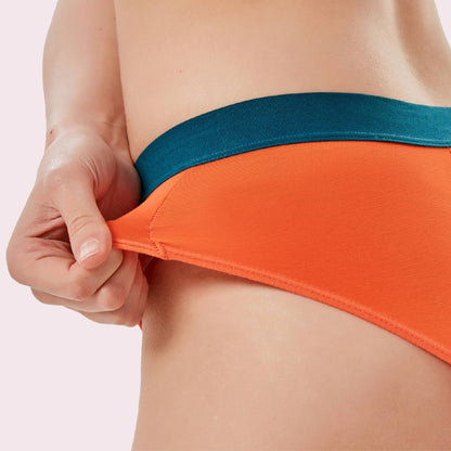 Zoom produit sur Shorty en Coton Bi-Couleur, orange et ceinture vert foncé
